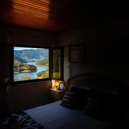 Refugio Do Jugo * 维埃拉·多米尼奥